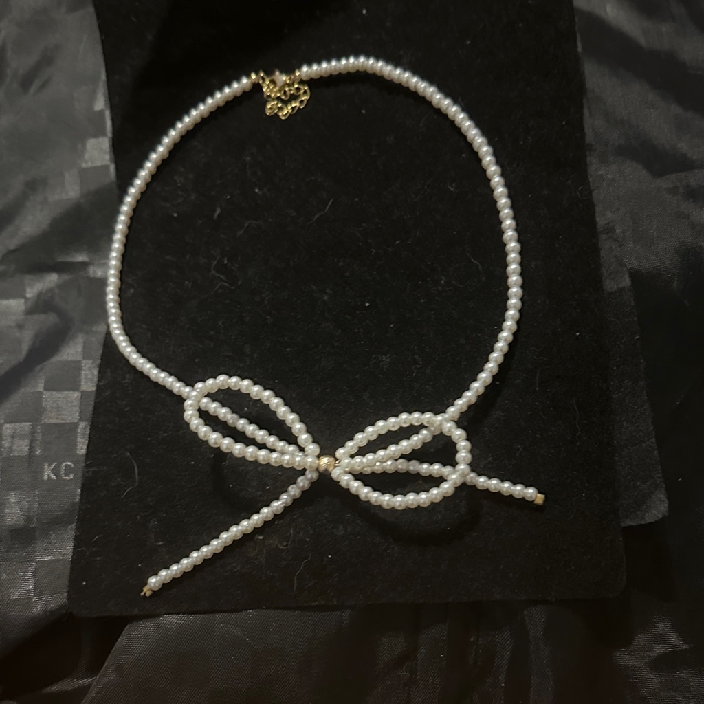 Piper White Pearl Bow Necklace